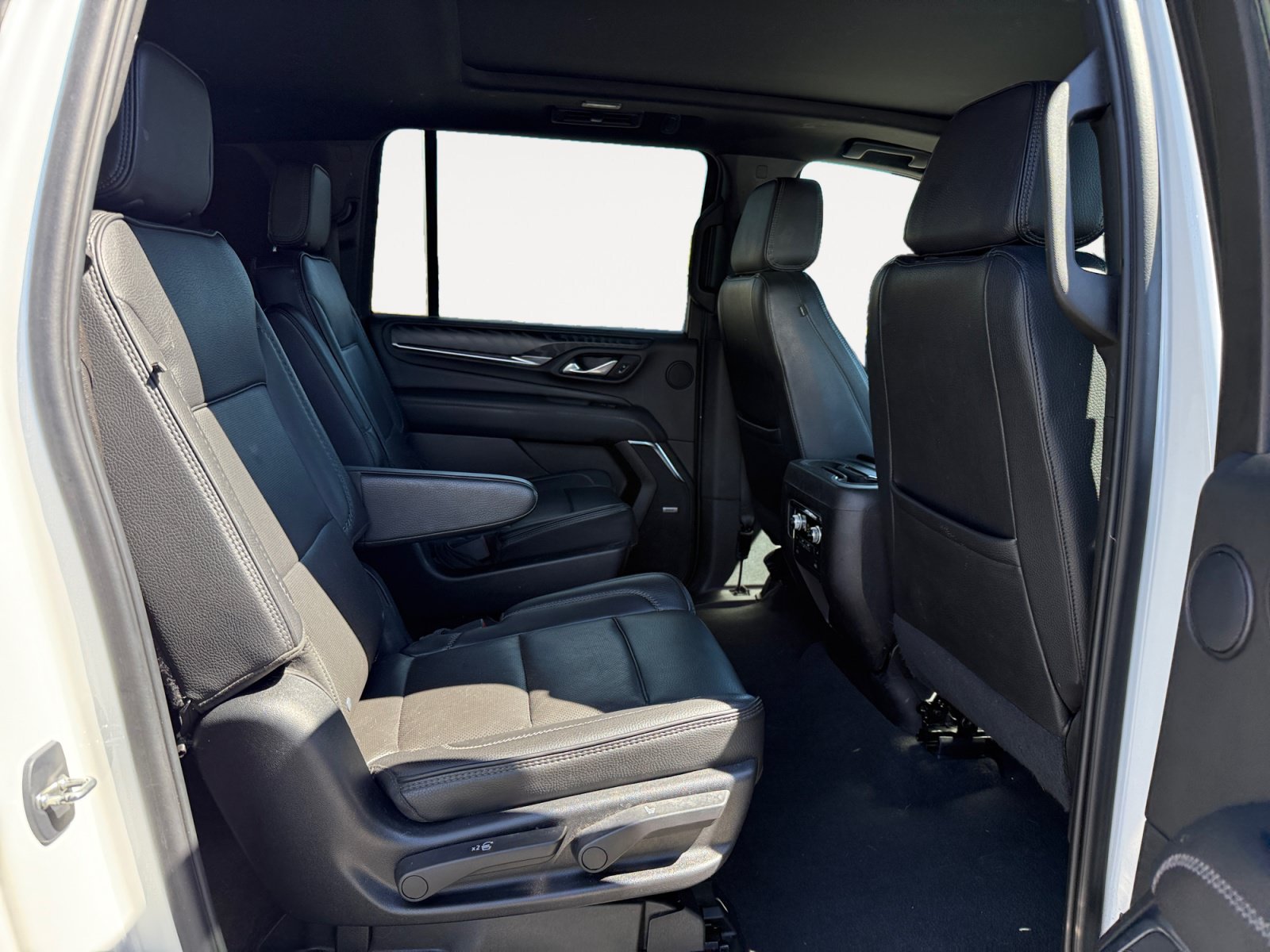 Used 2023 GMC Yukon XL Denali w/ LPO, Floor Liner Package AWD/4WD image 18