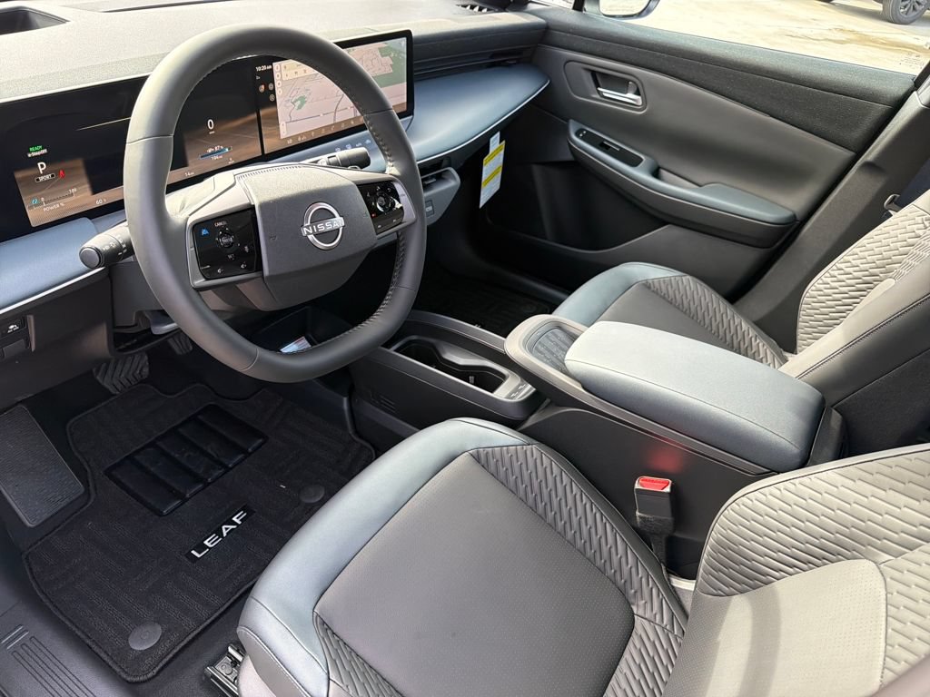 New 2026 Nissan Leaf Platinum+ w/ Cargo Package (Platinum+) FWD image 13