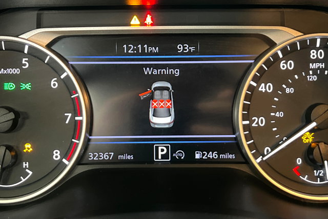 Used 2025 Nissan Sentra SV FWD image 14