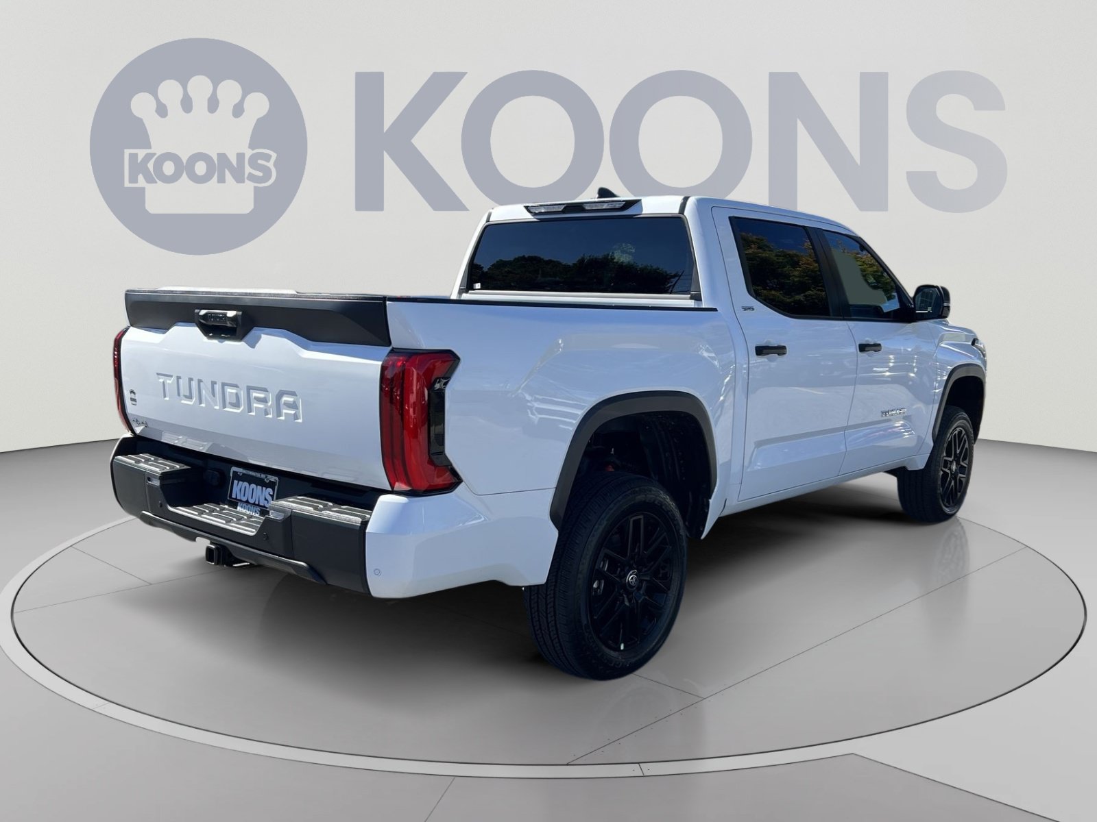 Used 2026 Toyota Tundra SR5 w/ SR5 Convenience Package AWD/4WD image 7