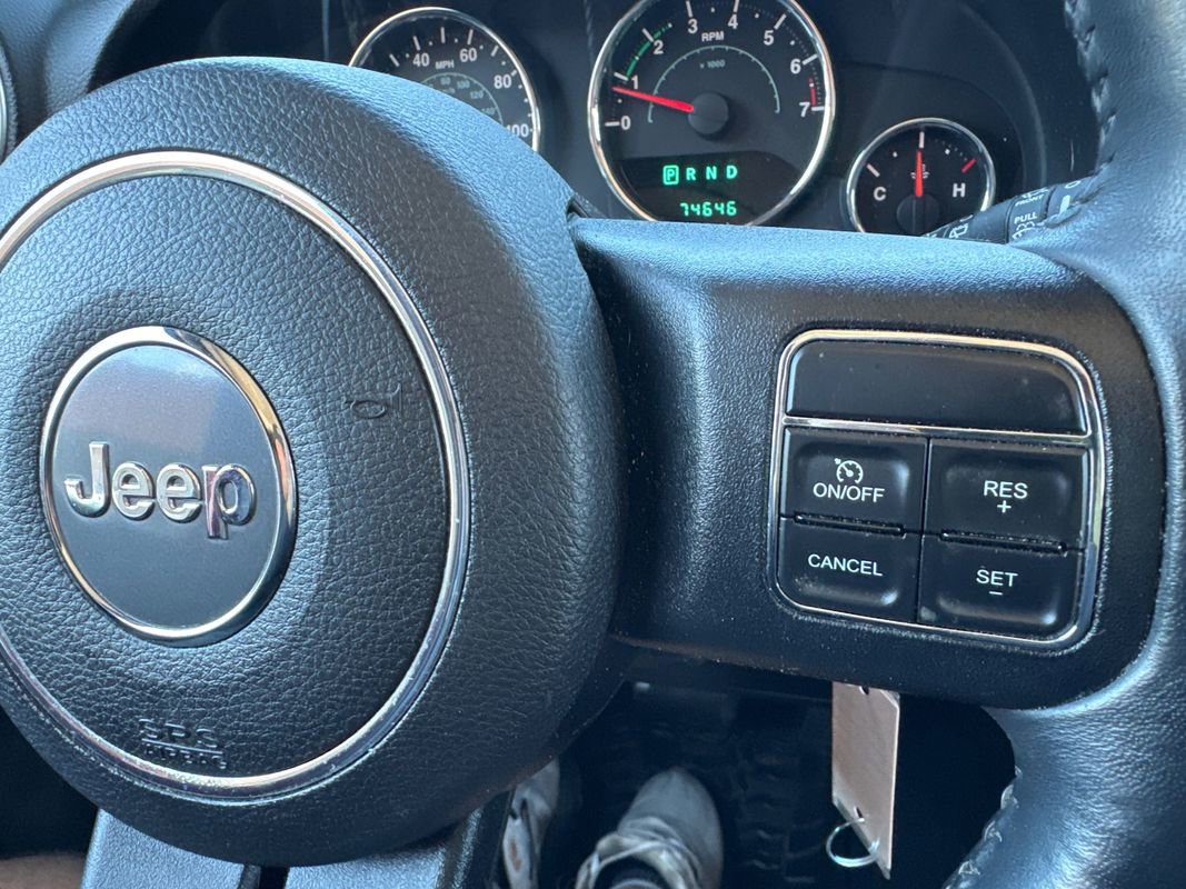 Used 2014 Jeep Wrangler Unlimited Rubicon w/ Connectivity Group AWD/4WD image 26