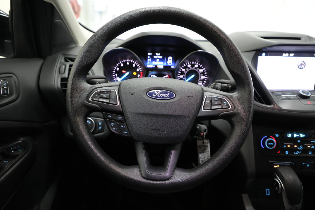 Used 2018 Ford Escape SE w/ SE Sync 3 Package AWD/4WD image 19