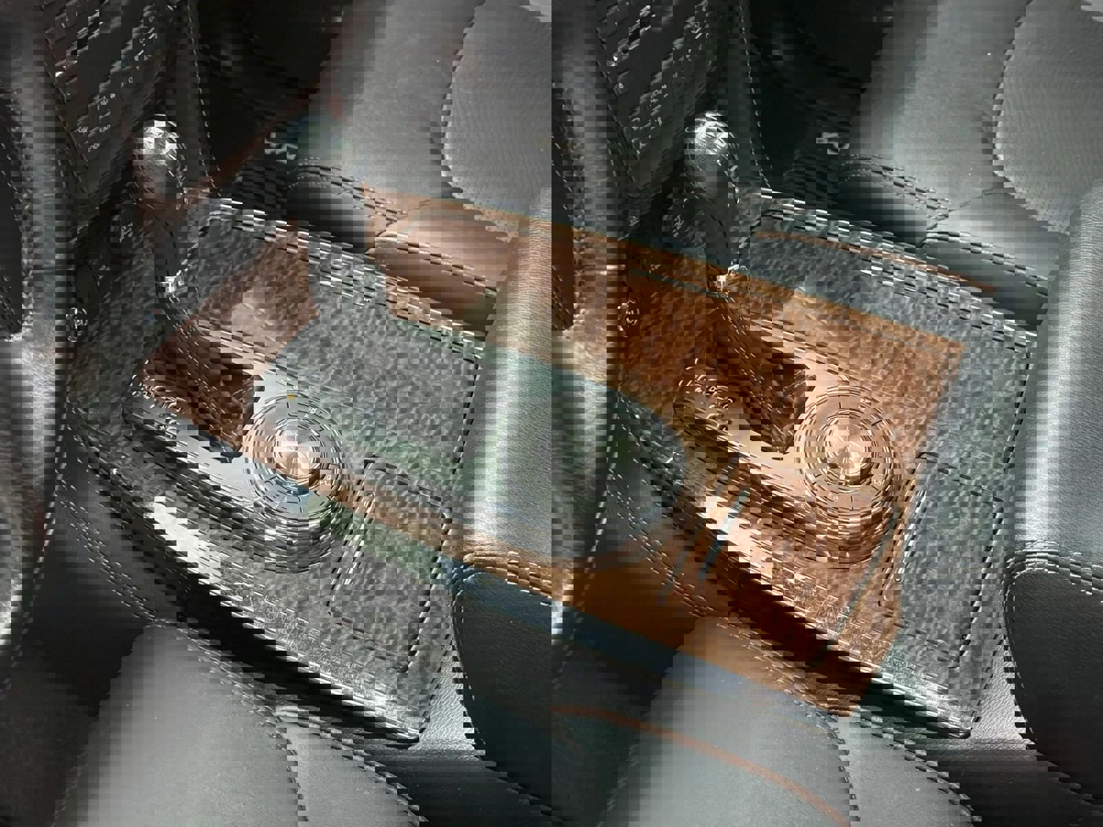 Used 2020 Nissan Armada Platinum w/ Captain's Chairs Package RWD image 20