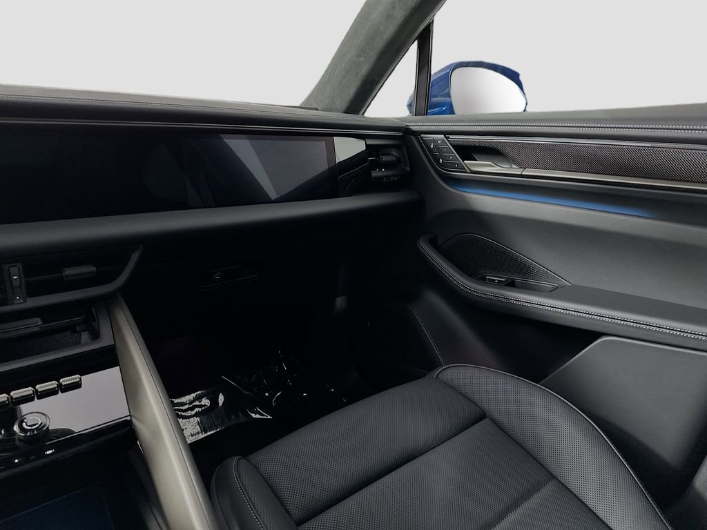 New 2026 Porsche Macan Turbo Electric image 26