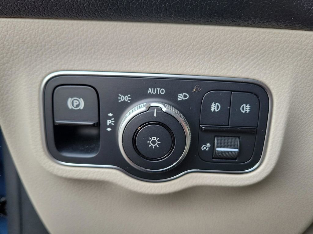 Used 2022 Mercedes-Benz GLB 250 image 26