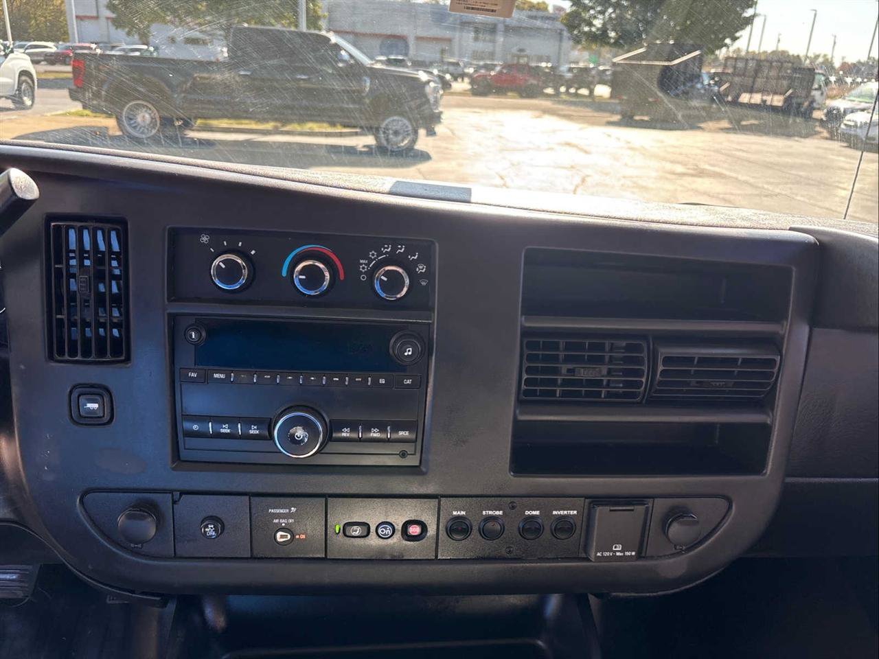 Used 2017 Chevrolet Express 2500 RWD image 14