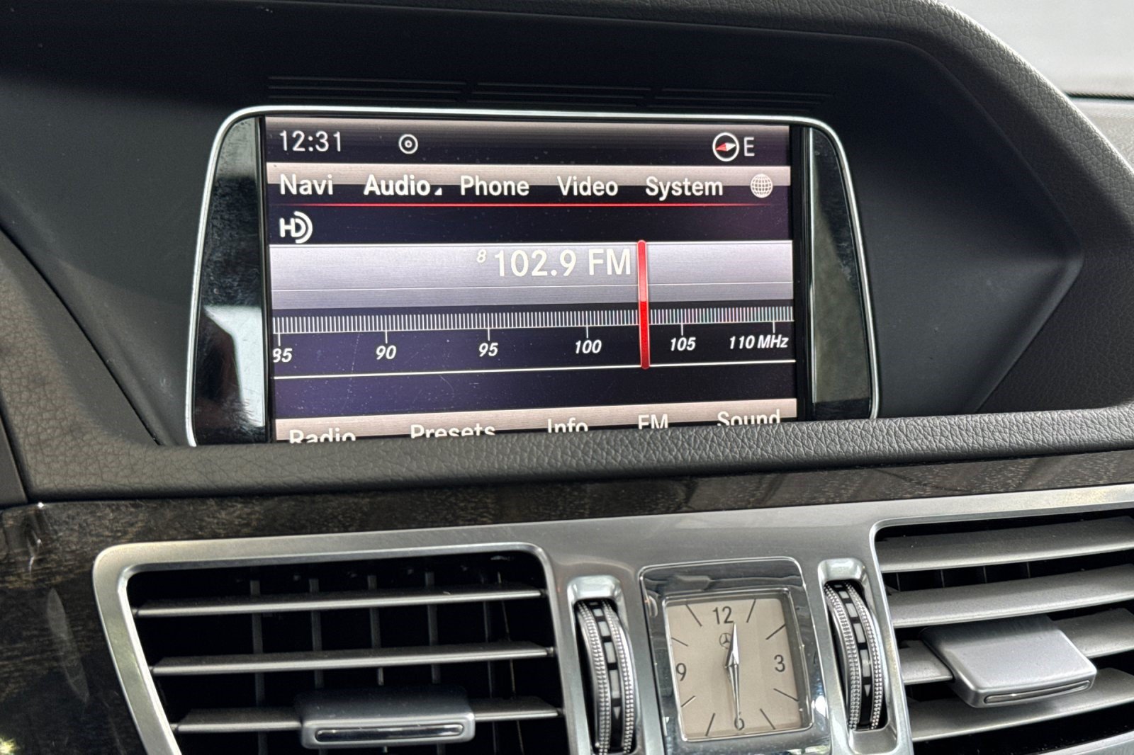 Used 2015 Mercedes-Benz E 350 Sedan image 23