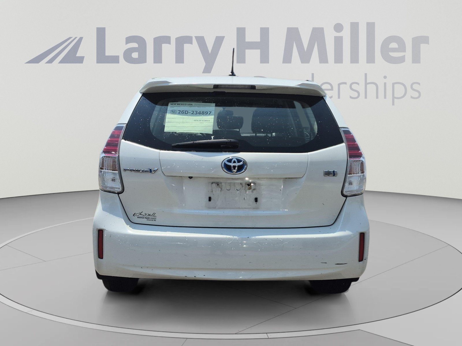 Used 2016 Toyota Prius V Two FWD image 4
