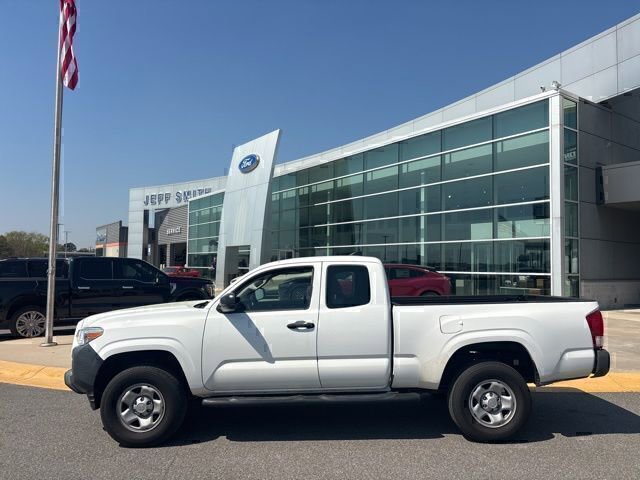 Used 2016 Toyota Tacoma SR w/ Exterior Package image 2