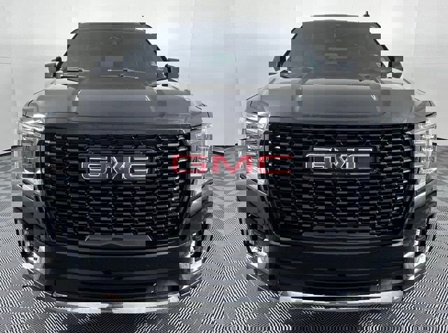 Used 2023 GMC Yukon XL SLT image 3