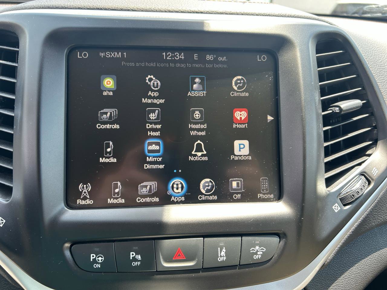Used 2017 Jeep Cherokee Limited w/ Technology Group FWD image 17