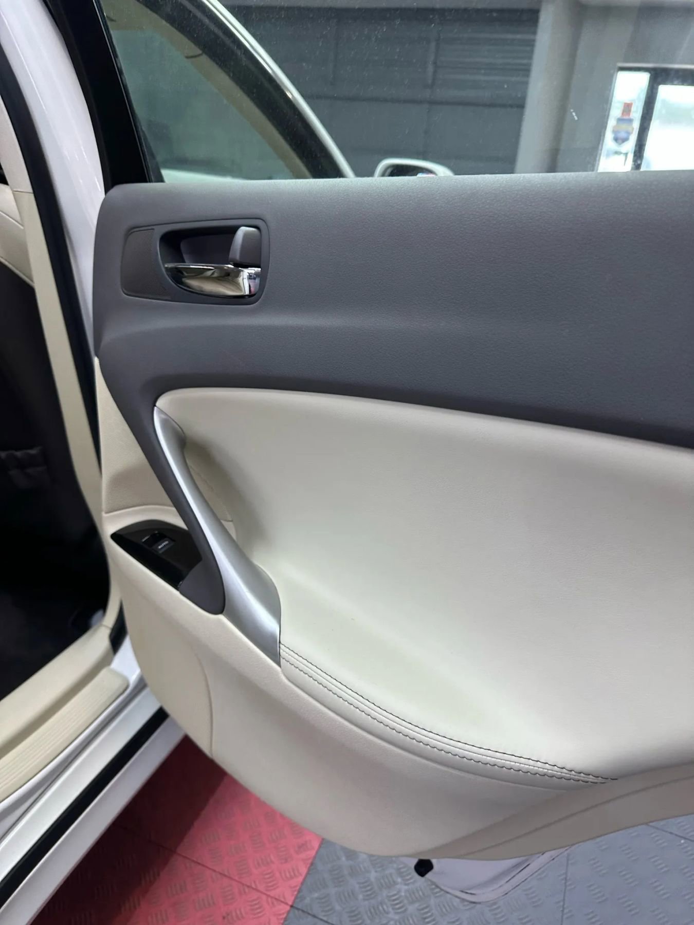 Used 2011 Lexus IS 250 image 25