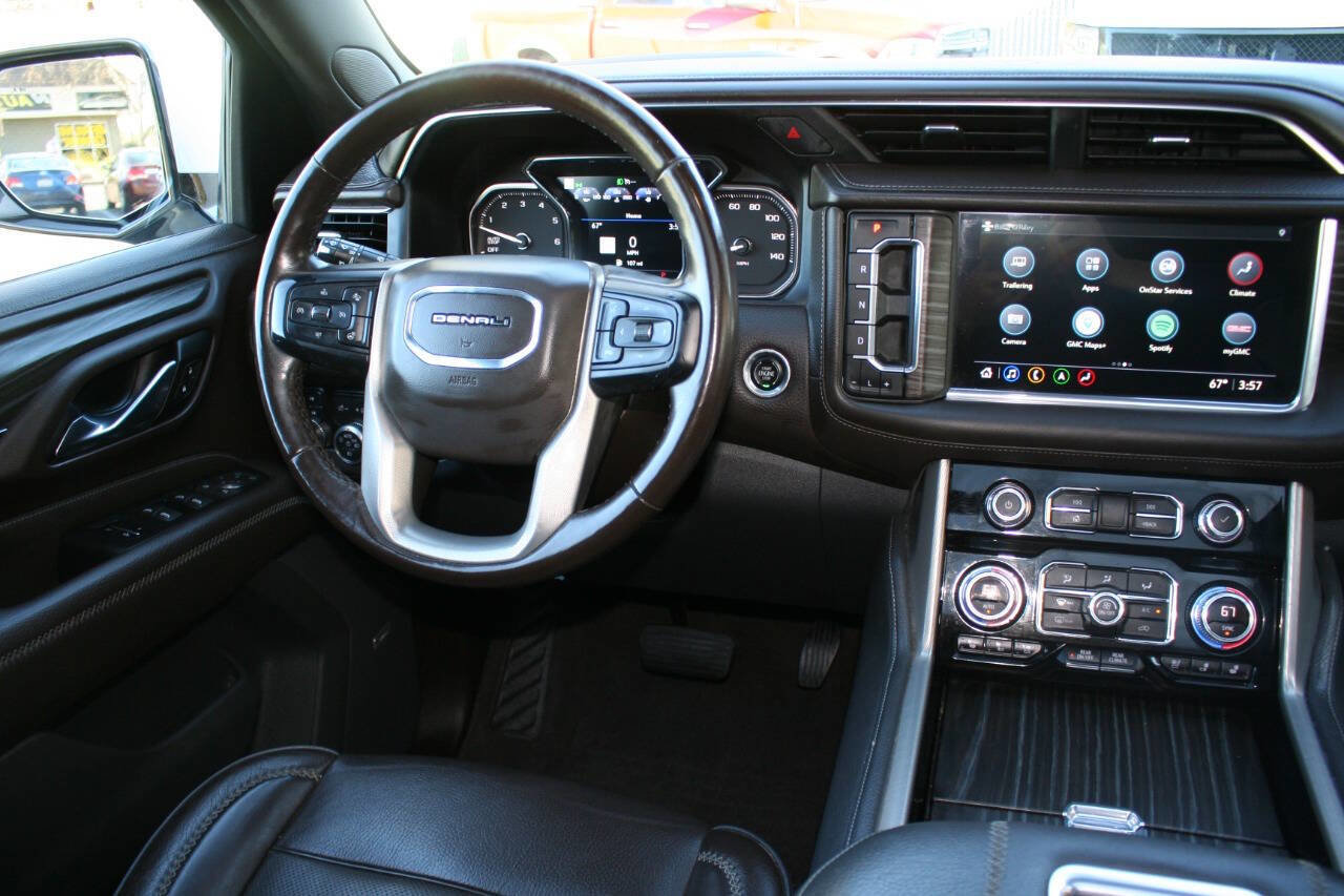Used 2021 GMC Yukon Denali w/ Denali Premium Package image 13