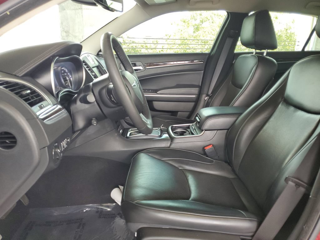 Used 2023 Chrysler 300 Touring L w/ Comfort Group RWD image 18