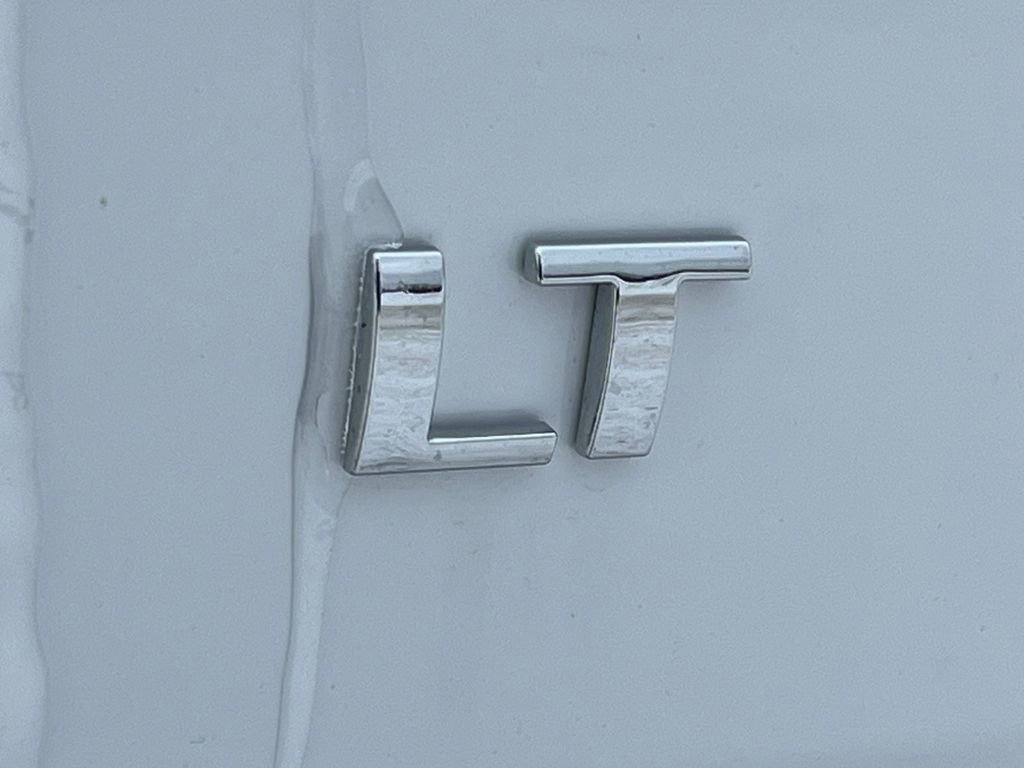 Certified 2023 Chevrolet Traverse LT w/ Rear Camera Mirror Package image 38