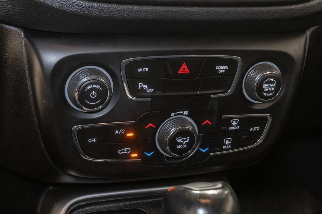 Used 2019 Jeep Compass Latitude w/ Popular Equipment Group AWD/4WD image 20