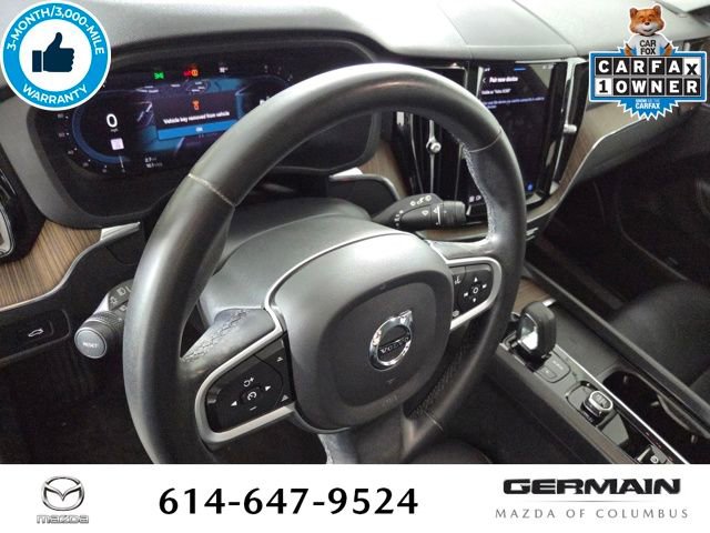 Used 2022 Volvo XC60 B5 Momentum AWD/4WD image 17