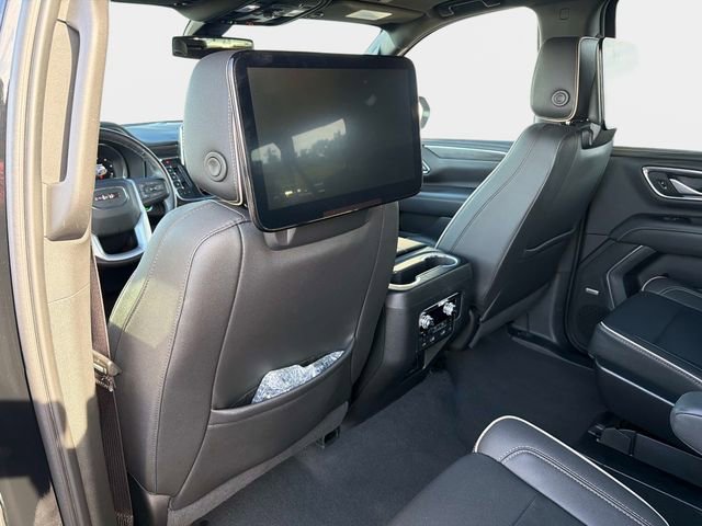 Used 2022 GMC Yukon XL SLT w/ SLT Premium Package image 13