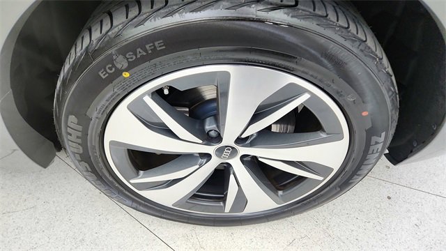 Used 2024 Audi Q8 e-tron Premium image 59