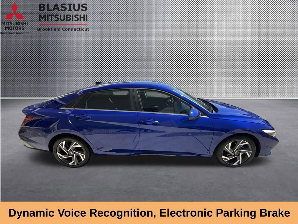 Used 2024 Hyundai Elantra SEL w/ Convenience Package FWD image 11