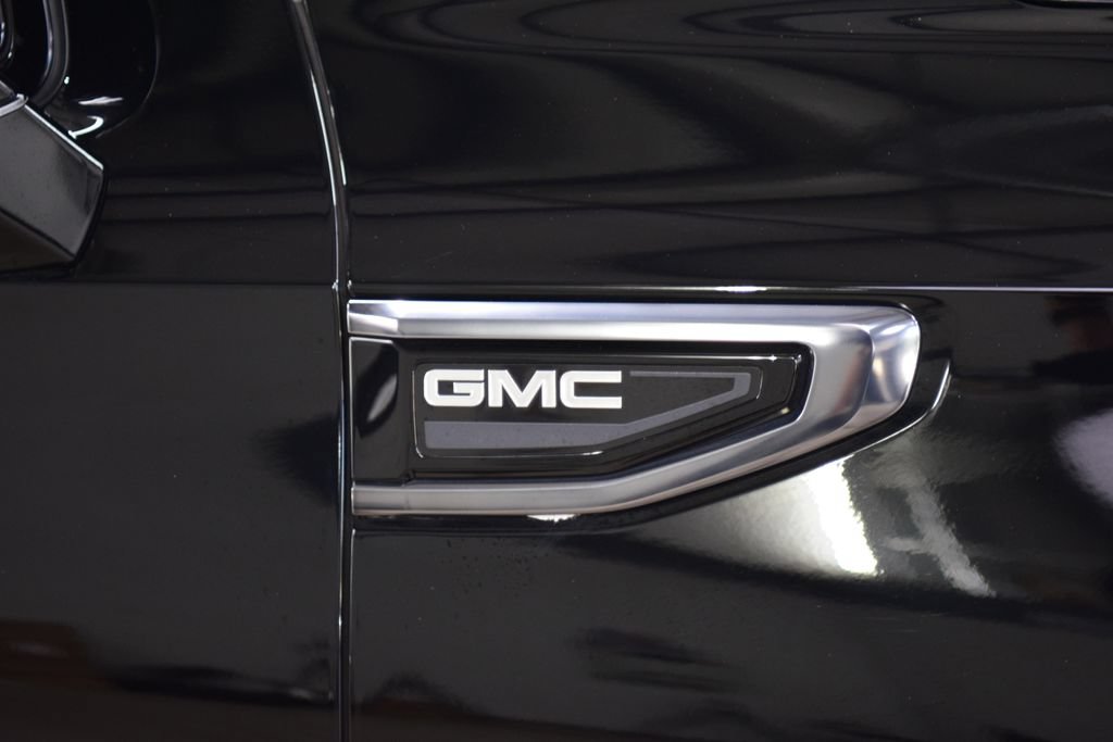 Used 2023 GMC Yukon XL AT4 w/ AT4 Premium Package AWD/4WD image 16