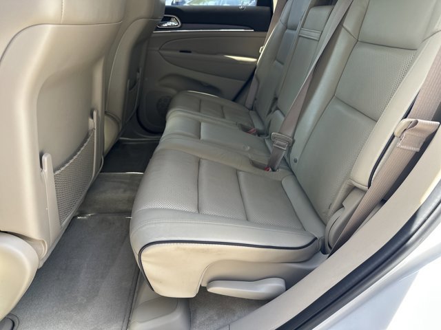 Used 2017 Jeep Grand Cherokee Overland RWD image 25