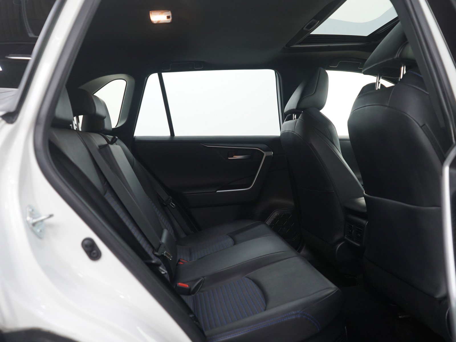 Used 2020 Toyota RAV4 XSE image 12