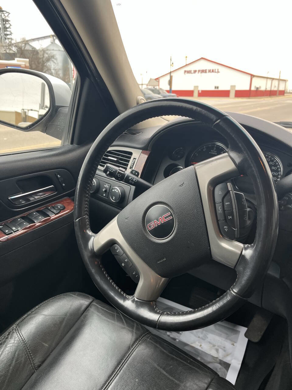 Used 2014 GMC Yukon XL SLT image 11