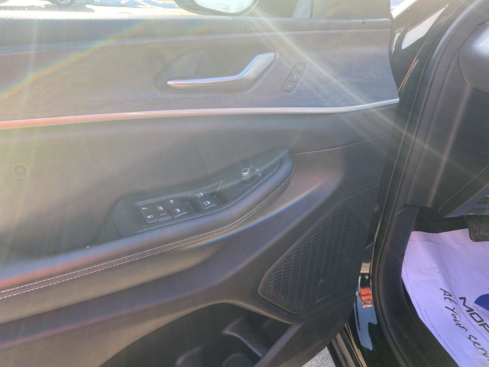 Used 2024 Jeep Grand Cherokee L Limited w/ Luxury Tech Group II image 19