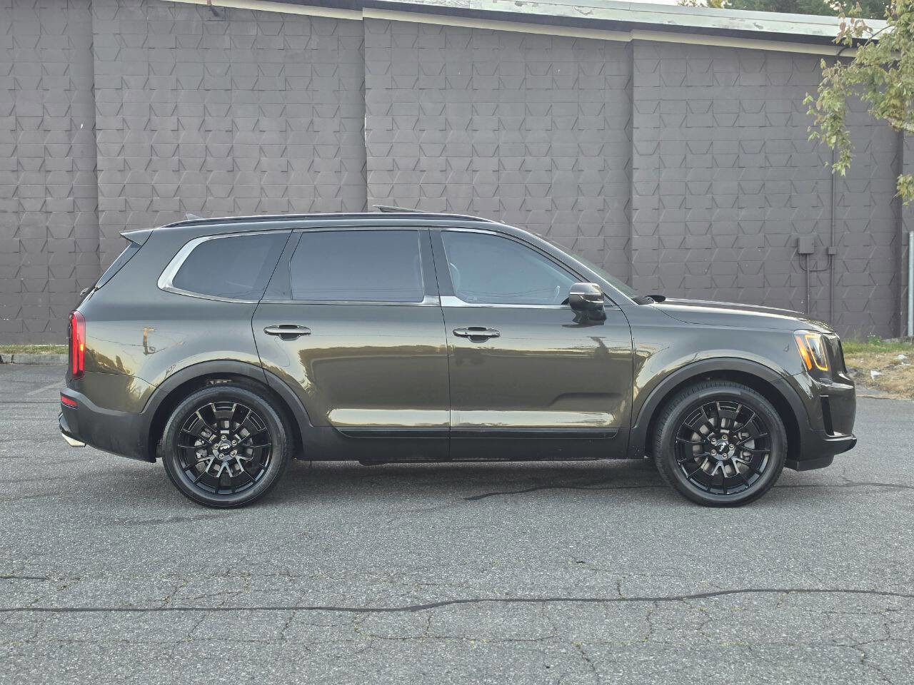 Used 2022 Kia Telluride EX w/ EX Premium Package AWD/4WD image 4