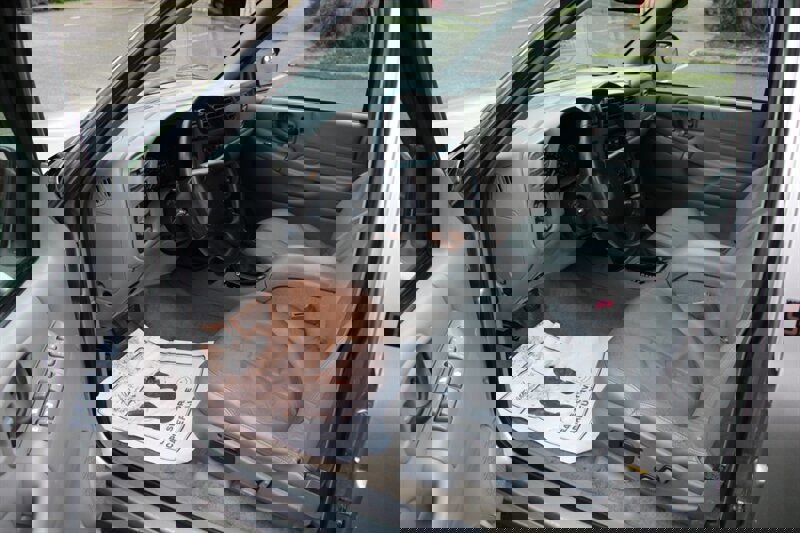 Used 2000 GMC Jimmy SLT w/ Underbody Shield Pkg image 5