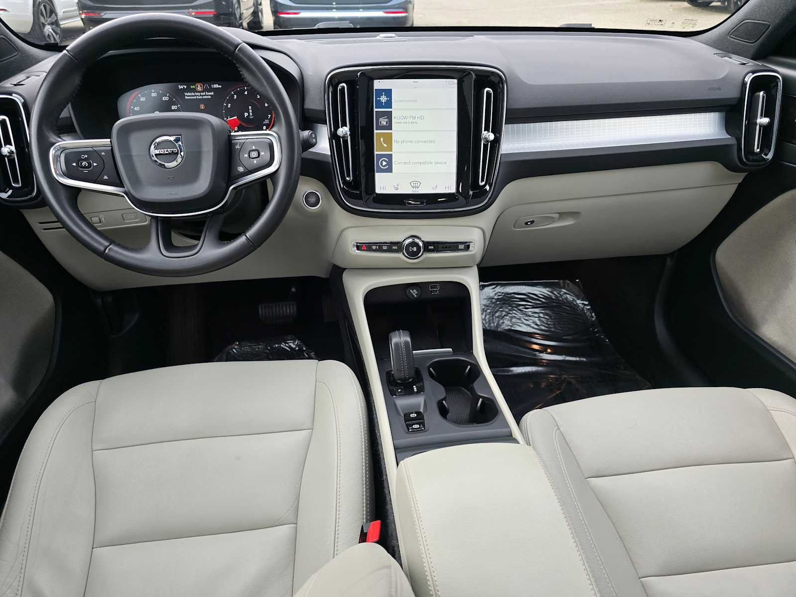 Used 2019 Volvo XC40 T5 Momentum image 18