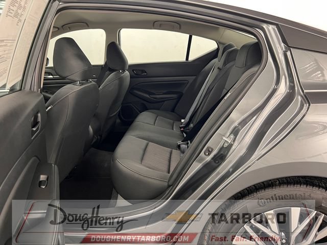 Used 2025 Nissan Altima 2.5 SV FWD image 33