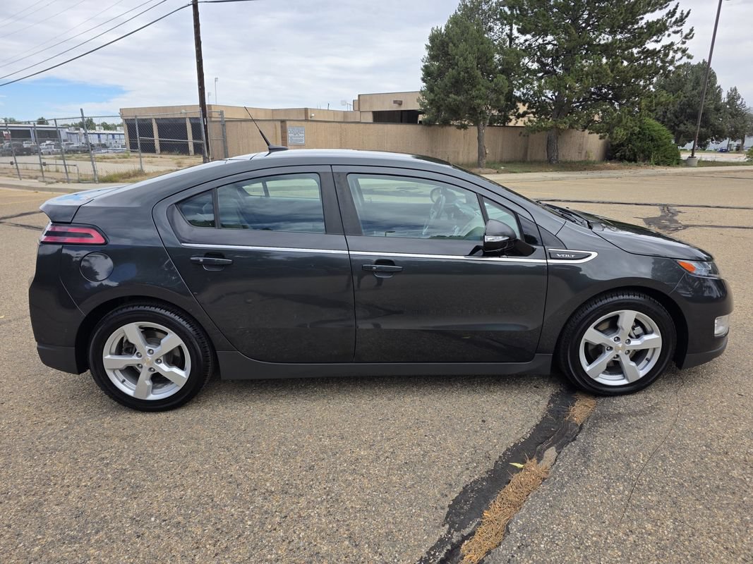 Used 2014 Chevrolet Volt w/ Enhanced Safety Package 1 FWD image 9