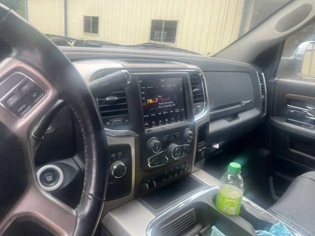 Used 2018 RAM 3500 Laramie w/ Convenience Group AWD/4WD image 4