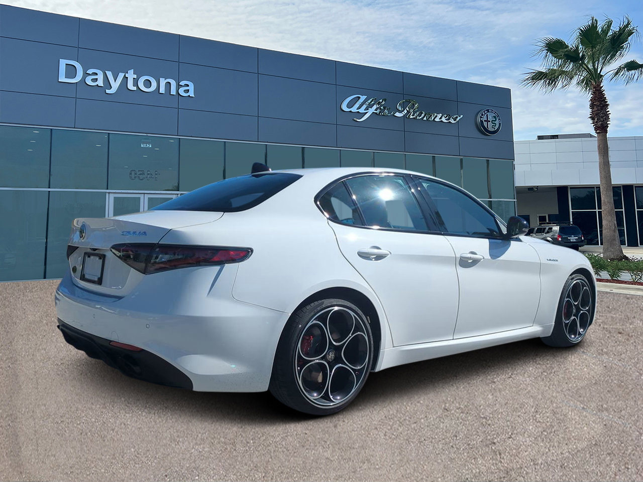 New 2025 Alfa Romeo Giulia w/ Veloce Package Rwd image 3