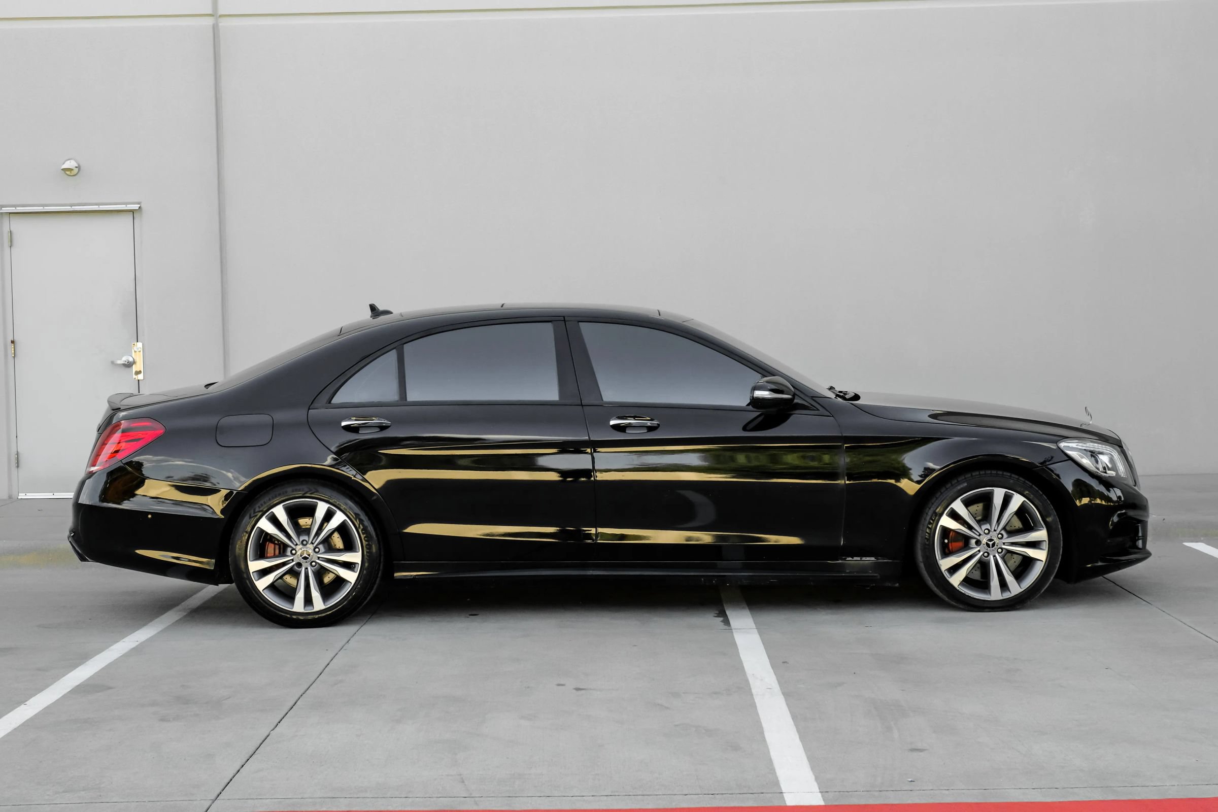 Used 2016 Mercedes-Benz S 550 4MATIC Sedan w/ Sport Package image 3