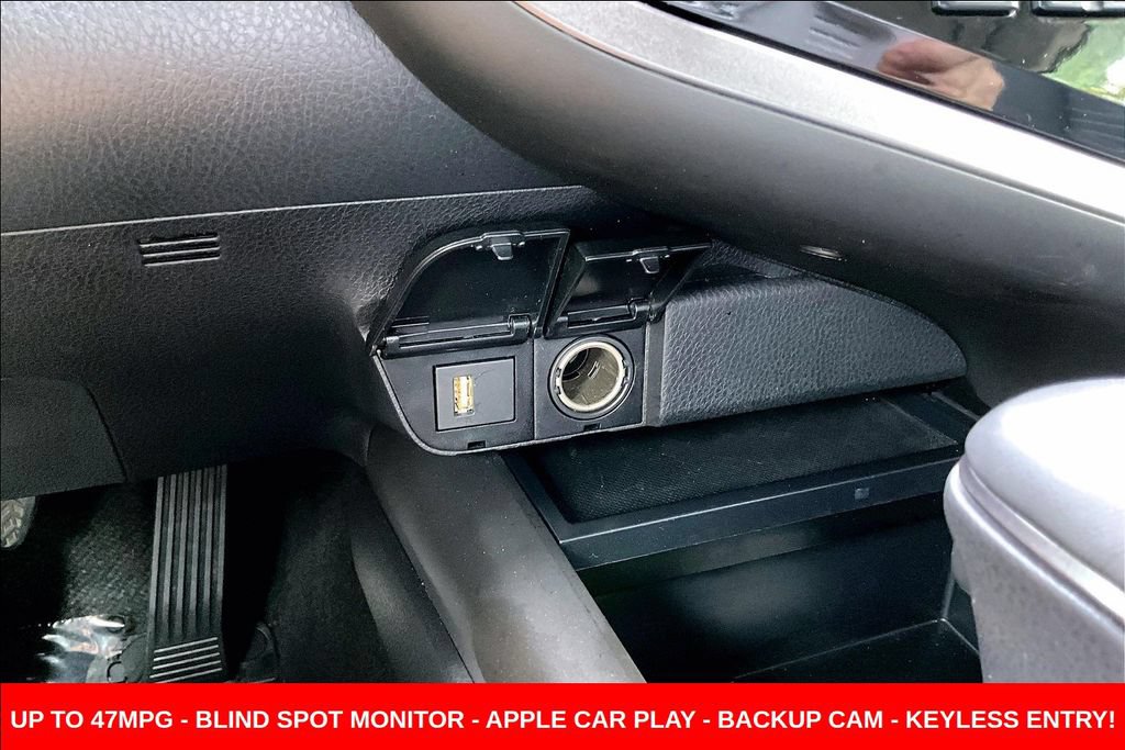 Used 2023 Toyota Camry SE w/ Convenience Package FWD image 16