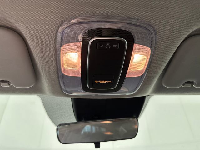 Used 2025 Hyundai Elantra Blue FWD image 24