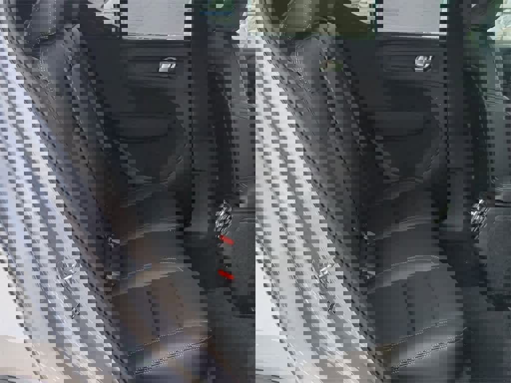 New 2026 Volvo XC40 B5 Plus w/ Protection Package Premier image 19