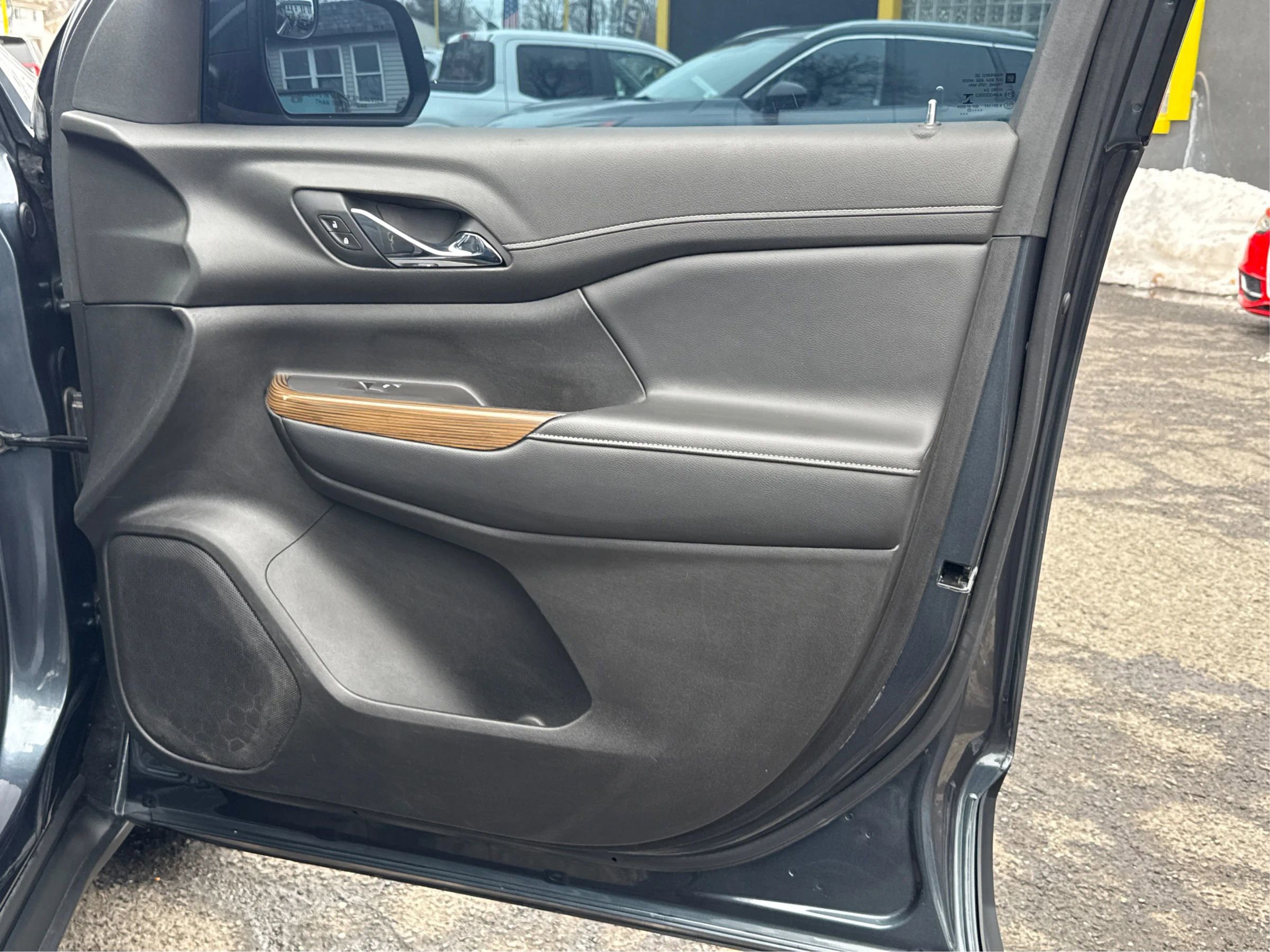 Used 2020 GMC Acadia SLE w/ Driver Convenience Package image 19