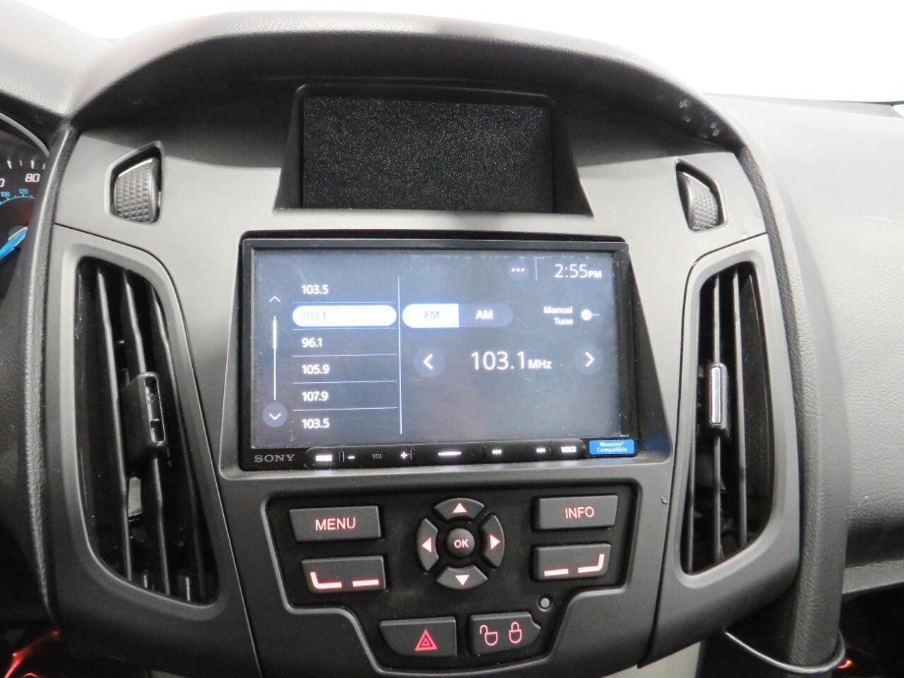 Used 2014 Ford Focus SE w/ Equipment Group 201A image 17