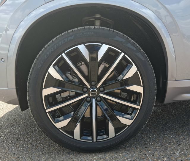 New 2026 Volvo XC90 B6 Plus w/ Protection Package Premier AWD/4WD image 22