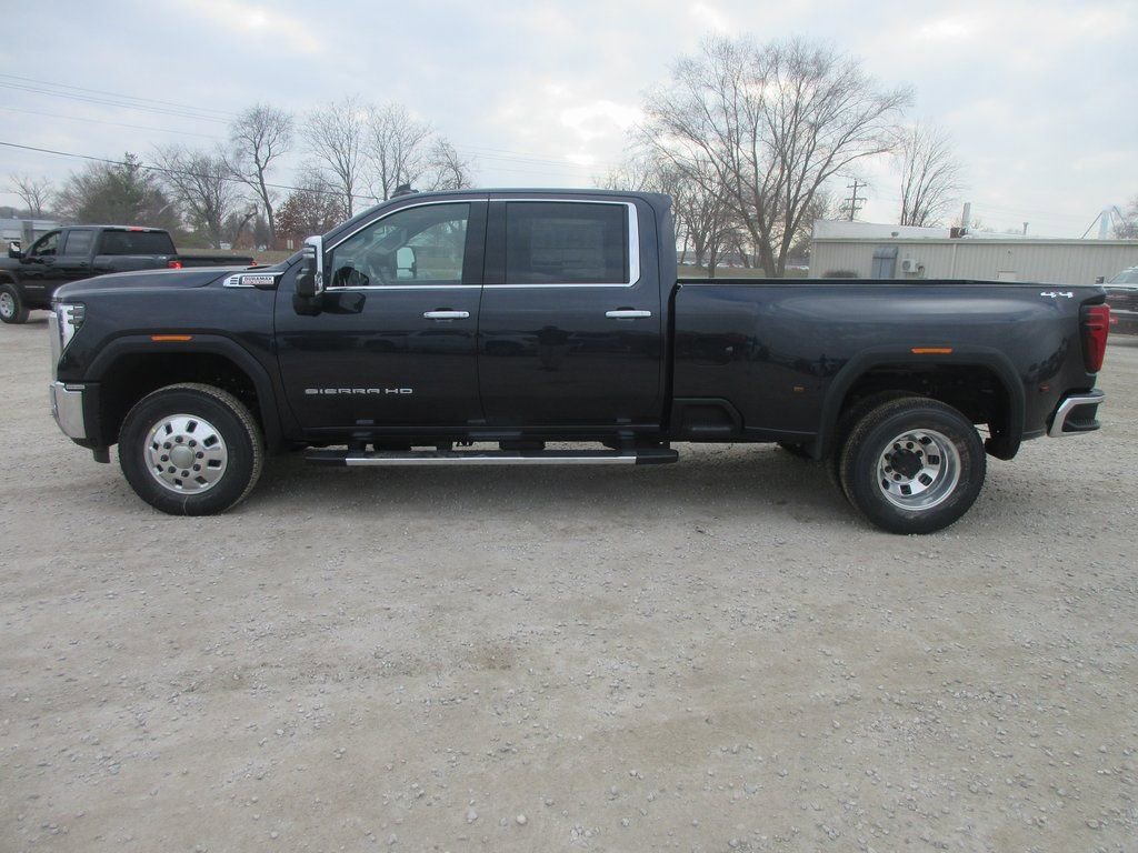 New 2026 GMC Sierra 3500 SLT w/ SLT Premium Package image 10