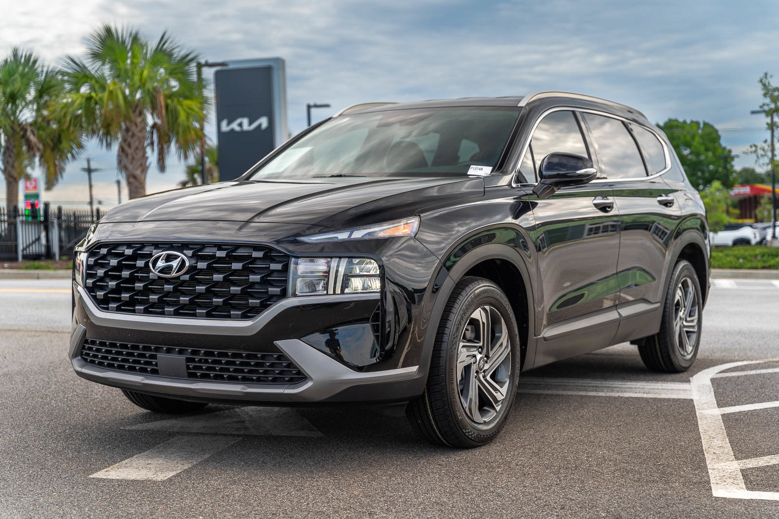 Used 2023 Hyundai Santa Fe SEL FWD image 3