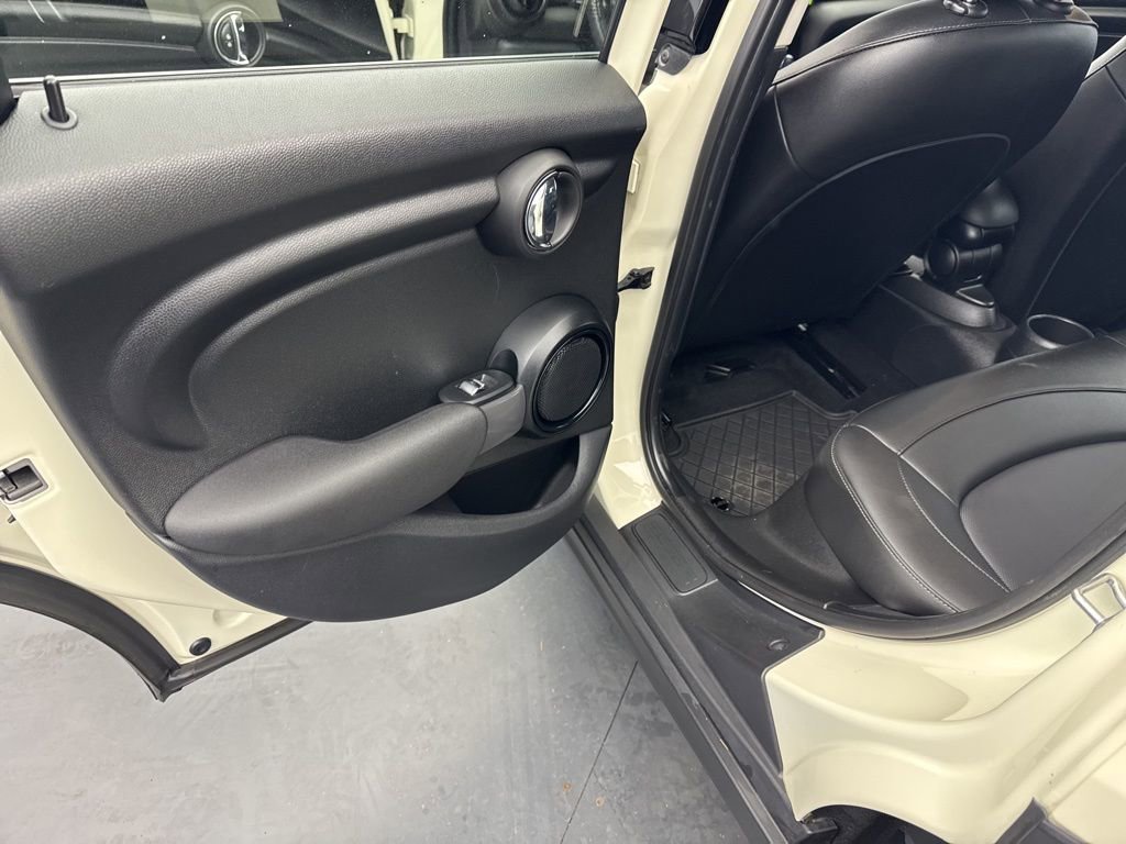 Used 2020 MINI Cooper 4-Door Hardtop FWD image 35