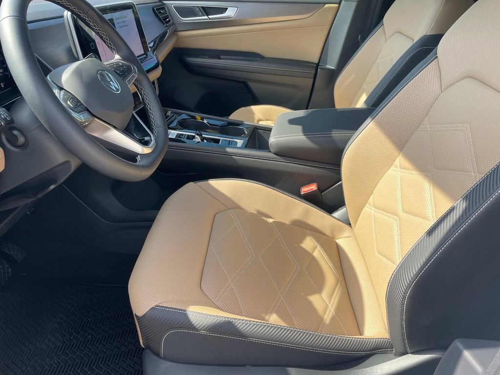 Used 2025 Volkswagen Atlas Cross Sport SE image 18