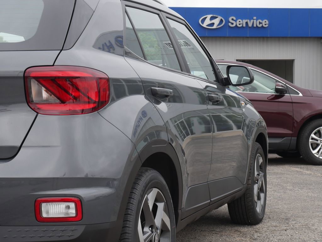 New 2026 Hyundai Venue SEL FWD image 19