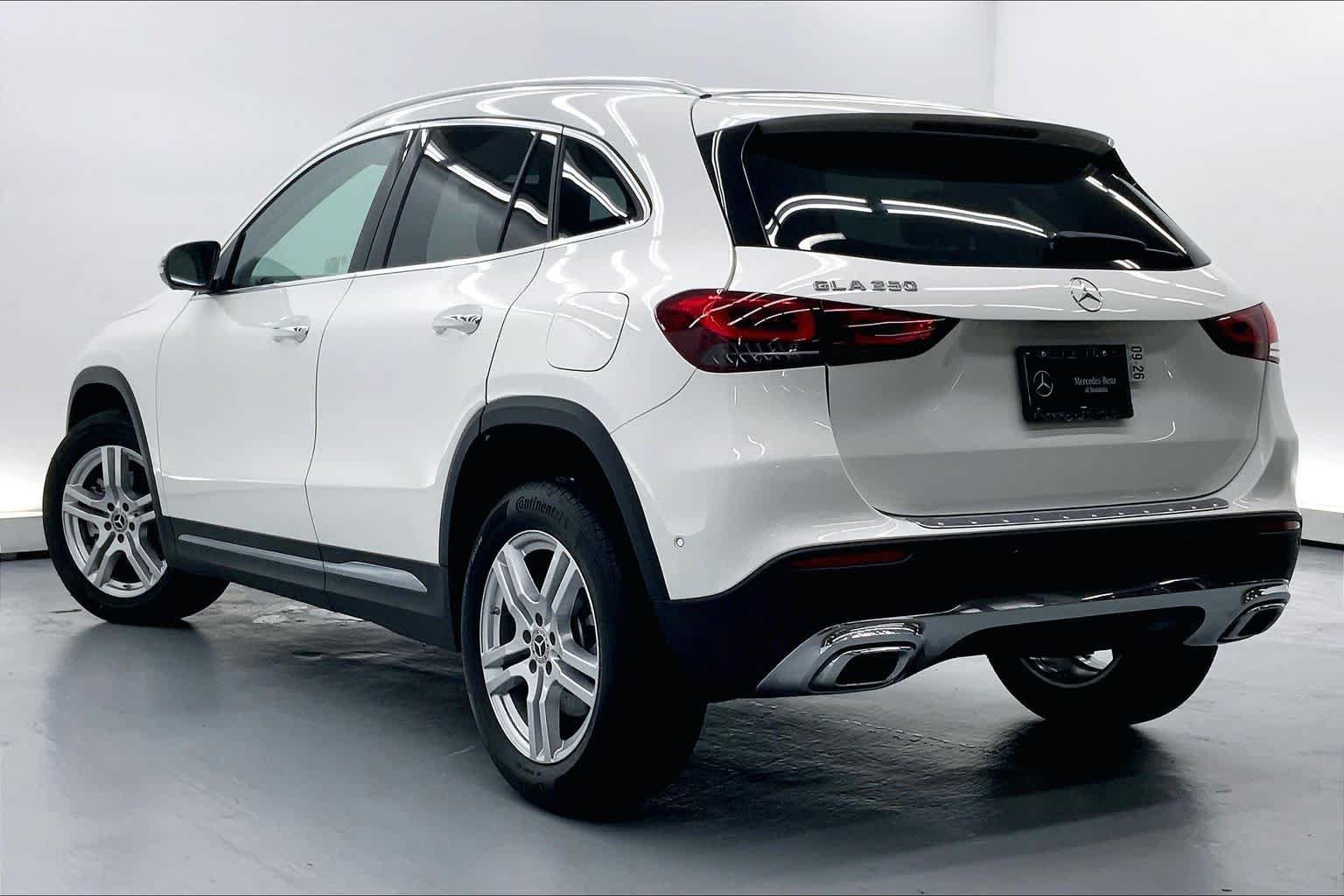 Certified 2022 Mercedes-Benz GLA 250 image 2