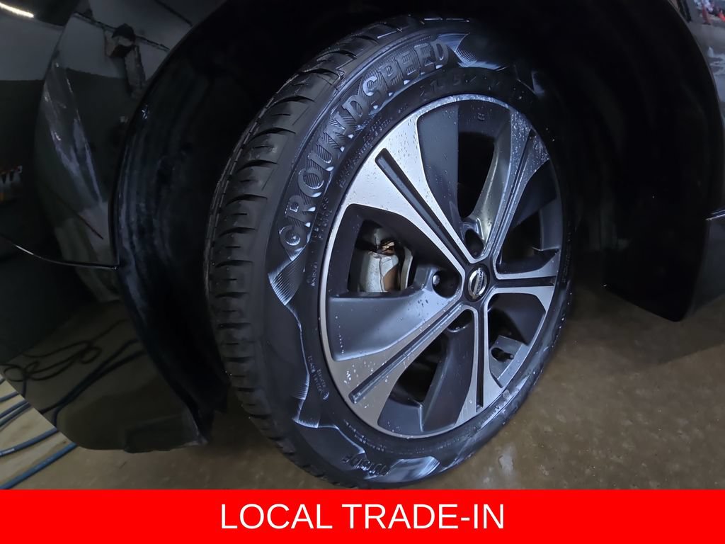 Used 2022 Nissan Leaf SV w/ SV Technology Package FWD image 32